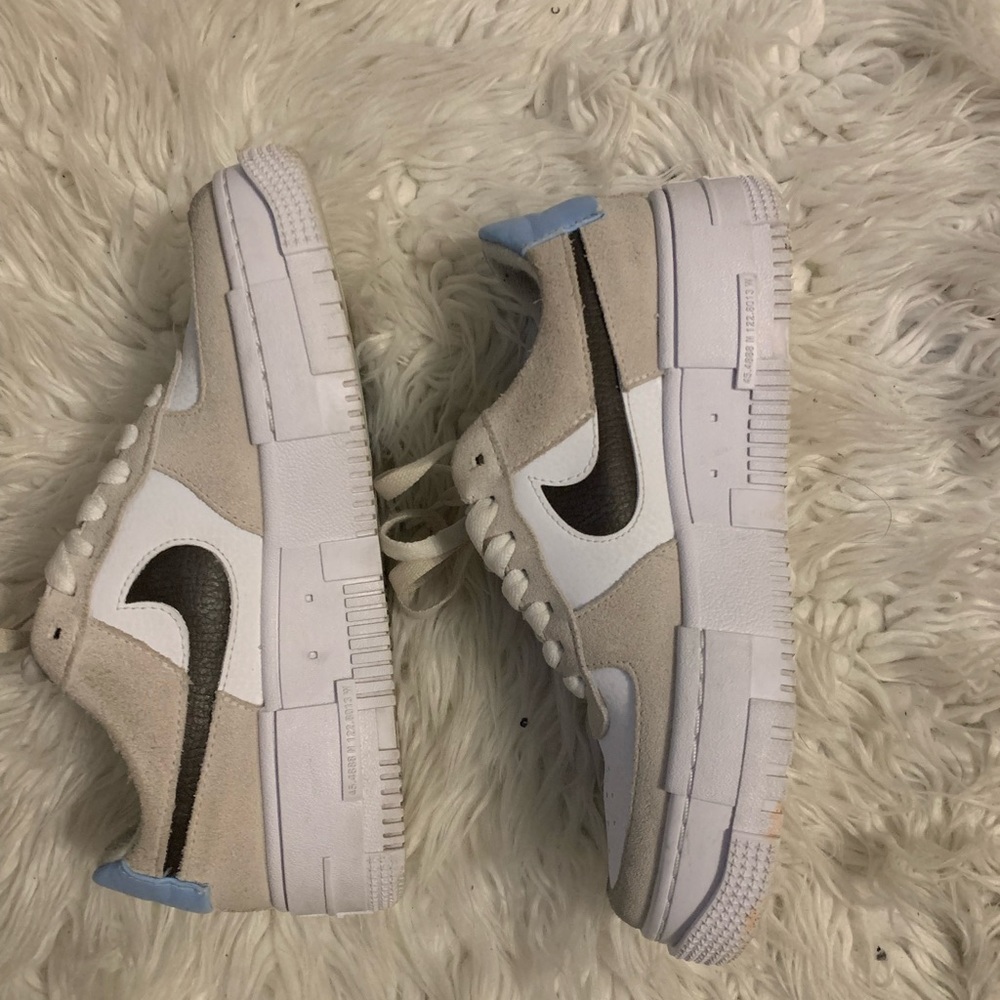 Nike Air Force 1 Pixel ‘Desert Sand’ - Picture 13 of 15